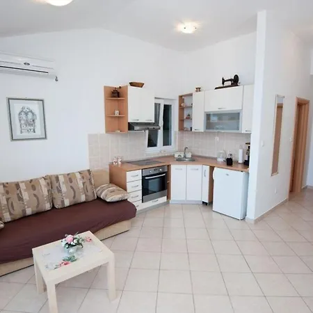 Fuer 4 Personen Ca 50 Qm In Razanj, Dalmatien Norddalmatien Ražanj