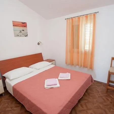 Daire Fuer 4 Personen Ca 50 Qm In Razanj, Dalmatien Norddalmatien Ražanj