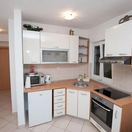 Fuer 4 Personen Ca 50 Qm In Razanj, Dalmatien Norddalmatien * Ražanj