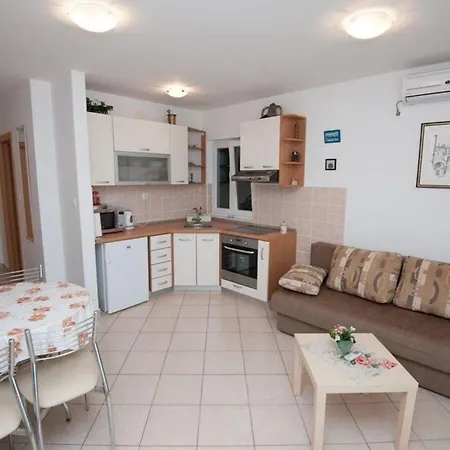 Fuer 4 Personen Ca 50 Qm In Razanj, Dalmatien Norddalmatien Daire